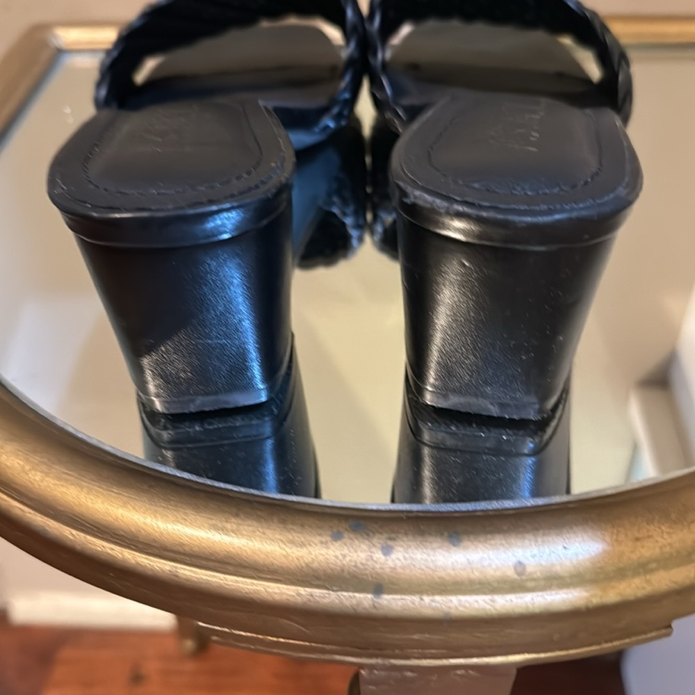 Sandals - Picture 2 of 3